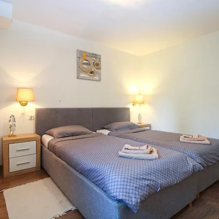 아파트 Marko 1278 *